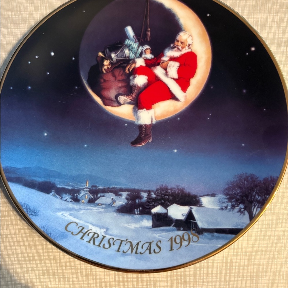 Avon Christmas 1998 Santa Plate - Blue and Gold